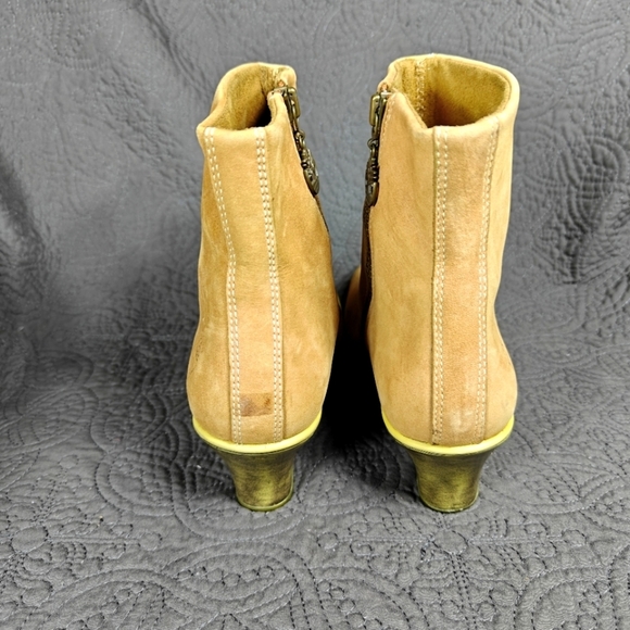 Timberland Wedge Boots Womens Tan Suede Zipper Pull On Women's Leather Boots 7M - Picture 10 of 12